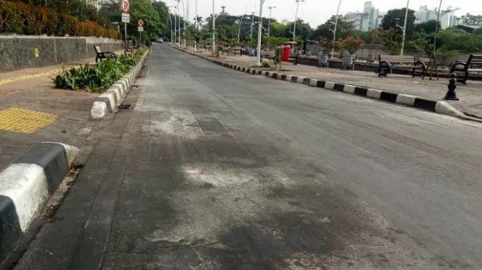 Jalur Sepeda di Jakbar ‘Bernasib‘ Malang, Warna Hijau Berubah Hitam Pekat