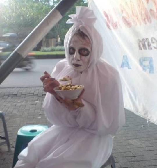 Inspirasi Kostum Halloween Ala Hantu Indonesia! Simpel Tapi Tetap Seram ...