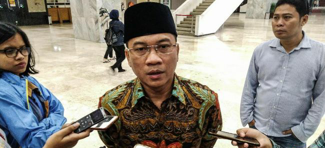 DPR Panggil Menag Pekan Depan soal Larangan Cadar - NewsTV