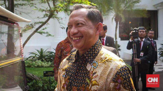 Tito Minta PNS Patuhi Aturan Mengenai Cadar dan Celana Cingkrang