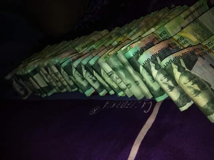 VIRAL! Pasangan Ini Menabung 20.000 di Wadah Galon, Hasilnya Menakjubkan