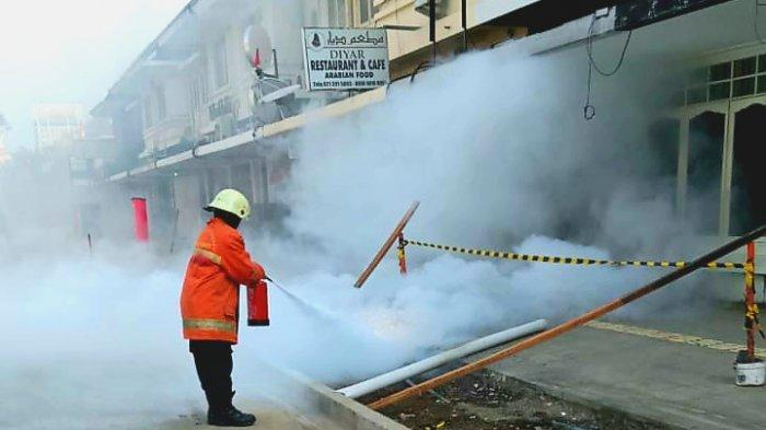 Diduga karena Proyek Trotoar, Kabel Bawah Tanah di Cikini Terbakar