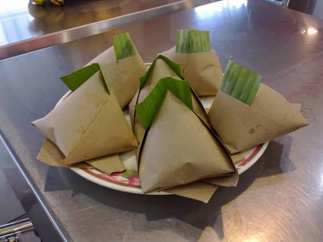 Beli Nasi Bungkus Malah Dapat Dokumen Negara Sangat Rahasia! Buka Jangan? 