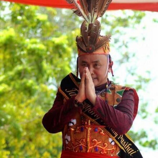 Profil Sugianto Sabran, Gubernur Kalteng yang Lempar Botol ke Wasit