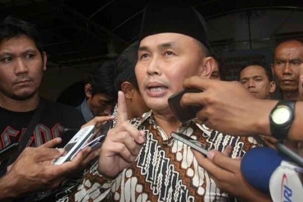 Profil Sugianto Sabran, Gubernur Kalteng yang Lempar Botol ke Wasit