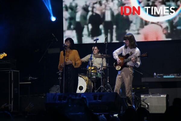 10 Keseruan Penampilan Band Indie FUR di Panggung Hari Kedua GUDFEST