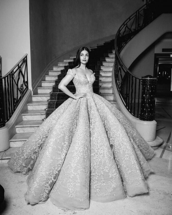 Rayakan Ultah ke-46 di Roma, 10 Momen Mesra Aishwarya Rai & Abhishek