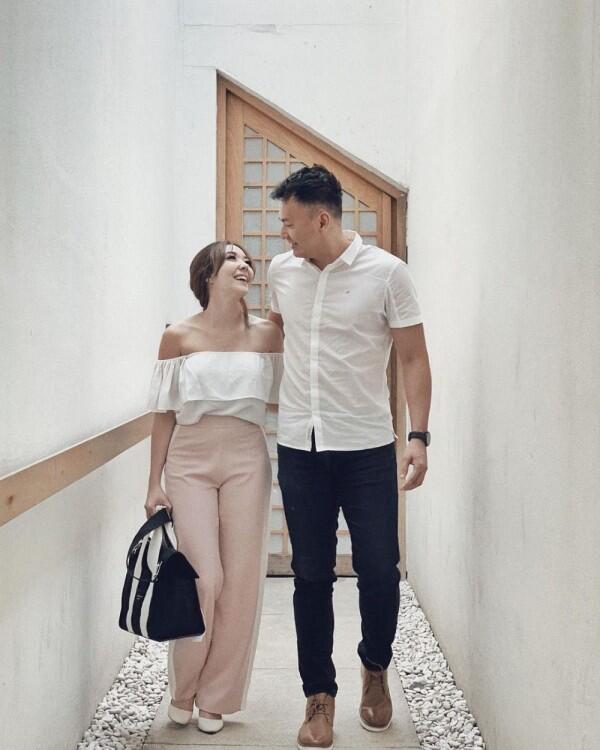 9 Ide OOTD Couple ala Gisel & Wijin, Kompak dalam Berbagai Gaya