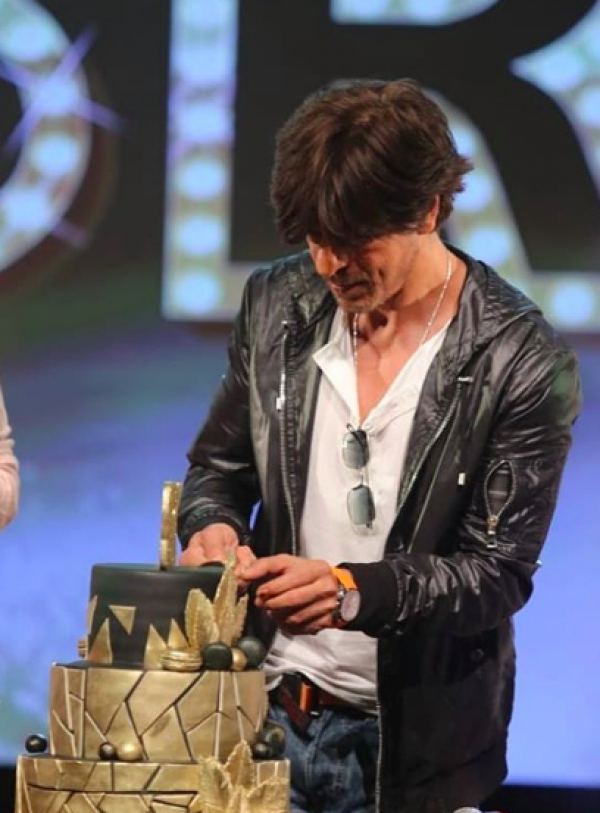 10 Momen Ultah Shah Rukh Khan, Dirayakan Ribuan Orang di Burj Khalifa