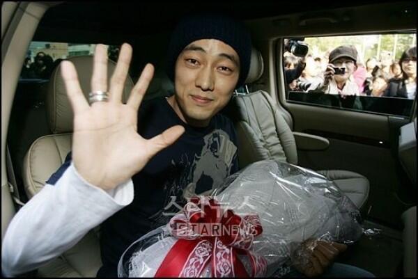 Genap 43 Tahun, 10 Transformasi So Ji Sub dari Imut hingga Berkarisma