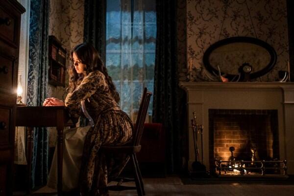 5 Fakta Serial Dickinson, Mengupas Sisi Lain Sosok Penyair Legendaris