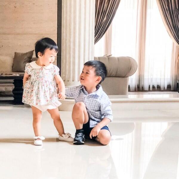 Gemas Banget! 10 Potret Kedekatan Wilford & Amelie, Anak Vania Larissa