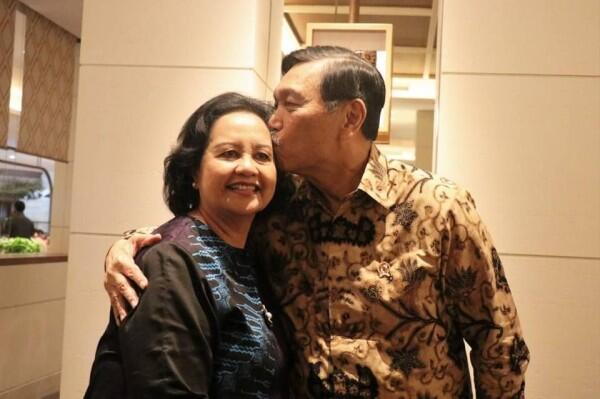 Dikenal Tegas, 10 Sisi Romantis Luhut Pandjaitan yang Family Man