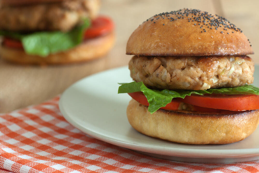 Sarapan Pakai Burger Tuna? Kenapa Nggak!