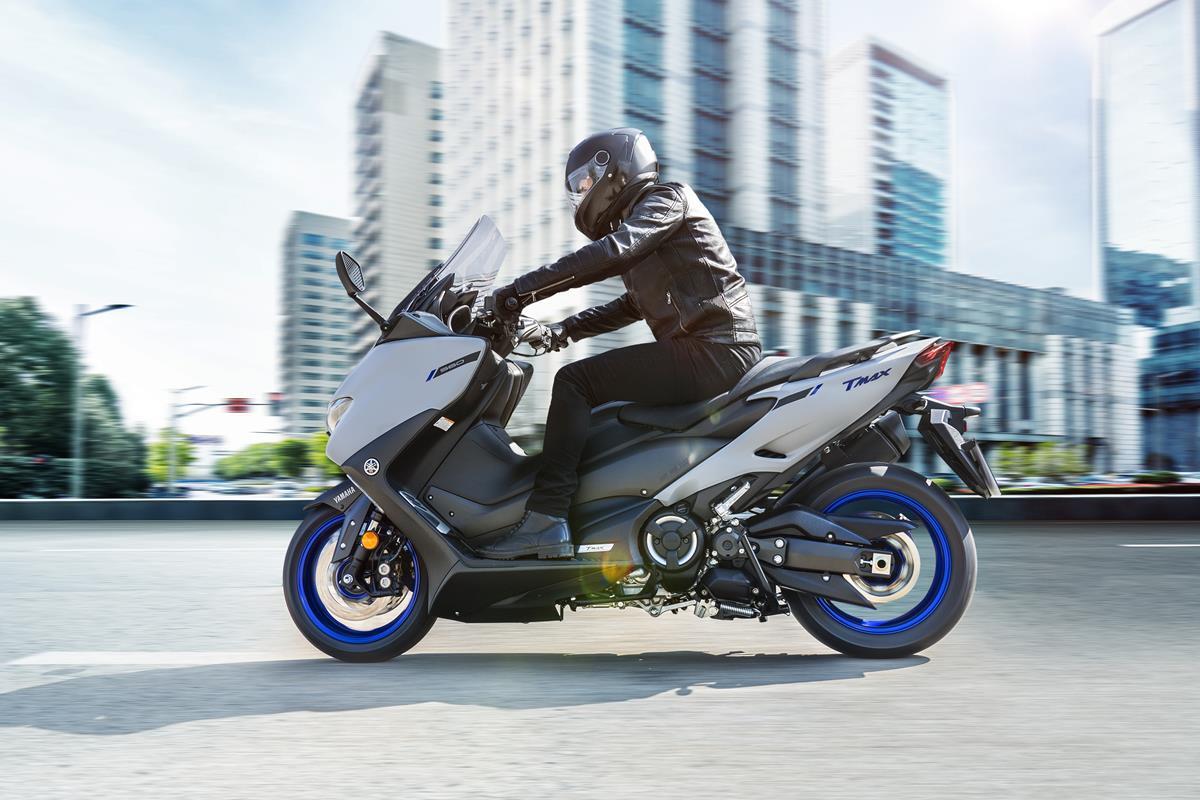 Kasta Tertinggi MAXI Yamaha Baru Saja Dirilis Dengan Mesin 2 Silinder Powefull