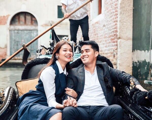 Bak Pacaran, Ini 10 Potret Liburan Amanda Zevannya & Suami ke Eropa