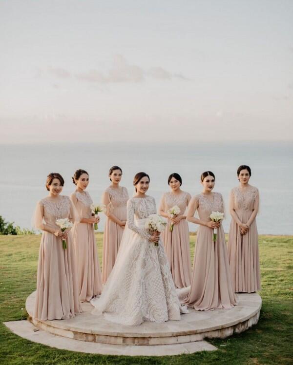 Gak Perlu WO, Ini 6 Tugas yang Bisa Diserahkan ke Bridesmaids