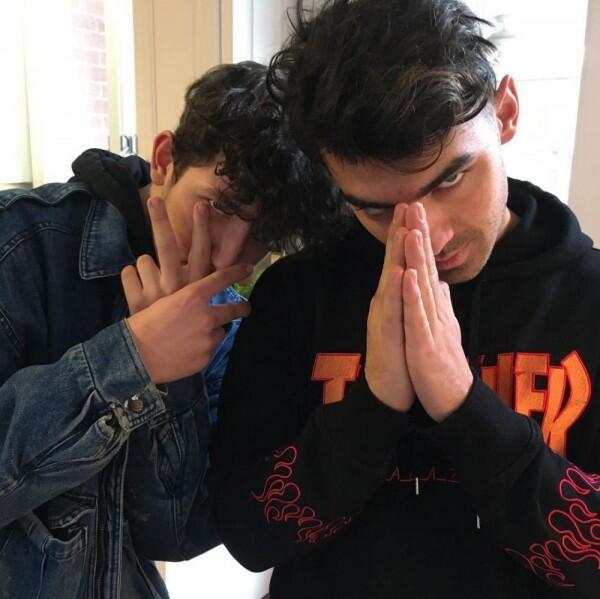 10 Potret Frankie Jonas, Adik Jonas Brothers yang Keren Banget!