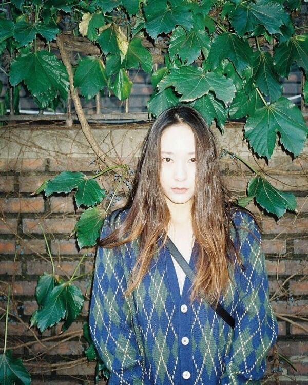 Akan Debut Main Film, 9 Potret Terbaru Krystal f(x) yang Makin Menawan