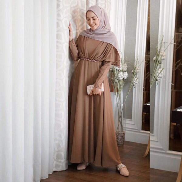 Dress sampai Kebaya, 10 Gaya Kondangan dengan Hijab ala Erica Putri