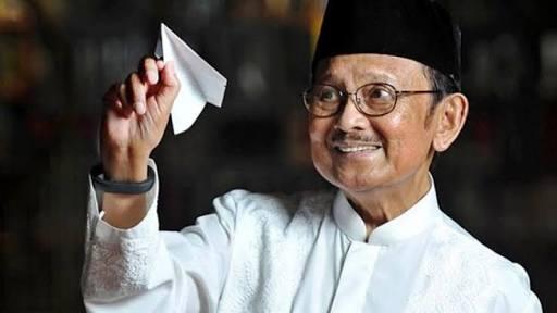 B.J Habibie: Teknokrat Negarawan