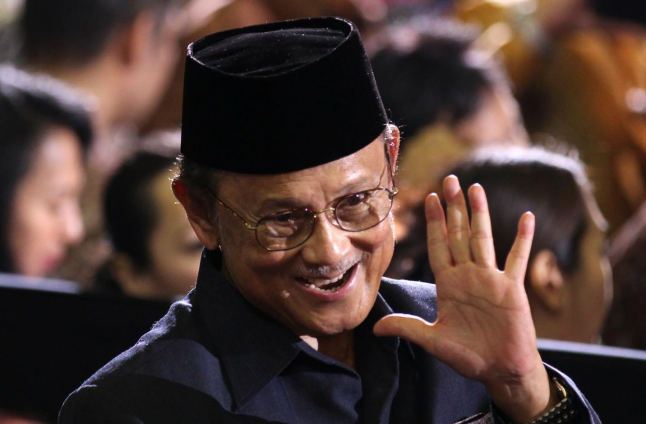 B.J Habibie: Teknokrat Negarawan