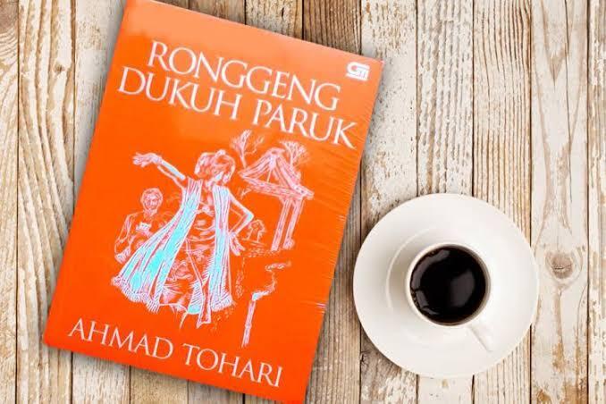 Ahmad Tohari dan Karyanya Ronggeng Dukuh Paruk yang Fenomenal