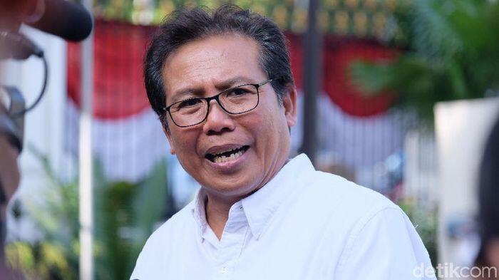 Edan, Oknum Guru Di Bali Ajka Siswanya Threesome