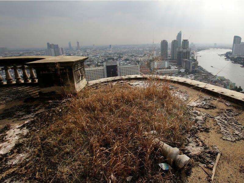 Bahaya dan Berhantu, Gedung Terlantar di Bangkok Laris Disambangi Turis