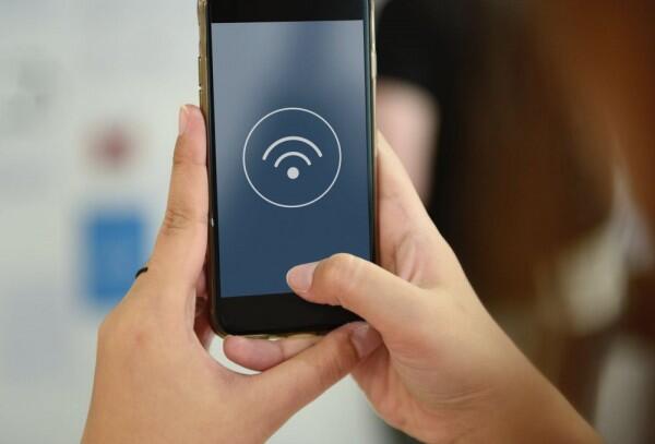 Tip Transaksi Aman di Perbankan Digital: Jangan Pakai WiFi!