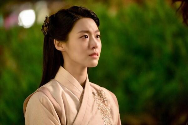 Kembali Bermain Drama, 10 Potret Sendu Seolhyun AOA di My Country