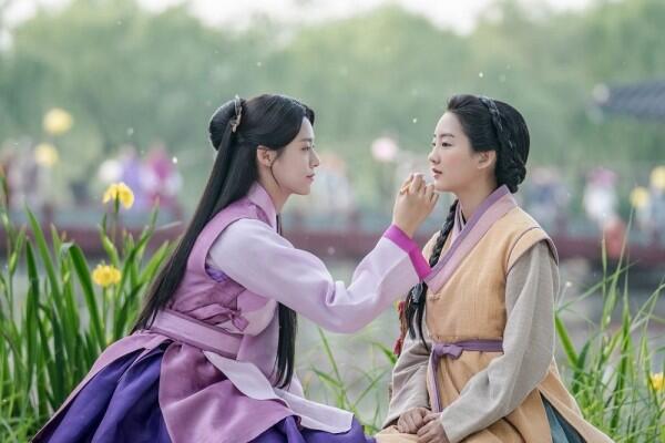 Kembali Bermain Drama, 10 Potret Sendu Seolhyun AOA di My Country