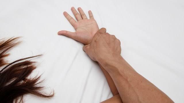 Sungguh biadab! Ibu Guru di Bali Ajak Muridnya 'Gituan' bareng dengan Pacarnya