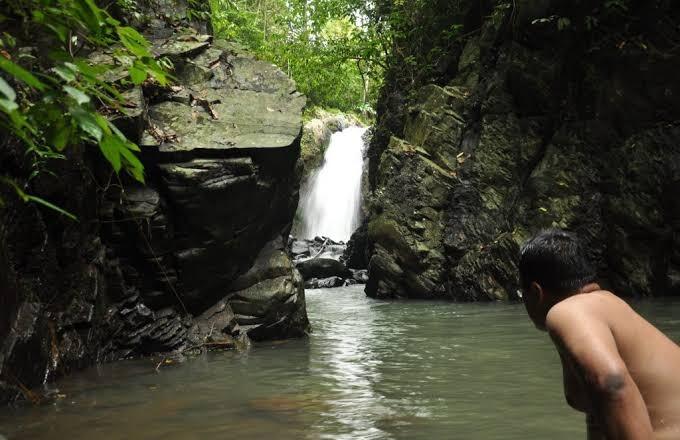 2 Surga di Carita, Curug Gendang & Little Grand Canyon Curug Putri