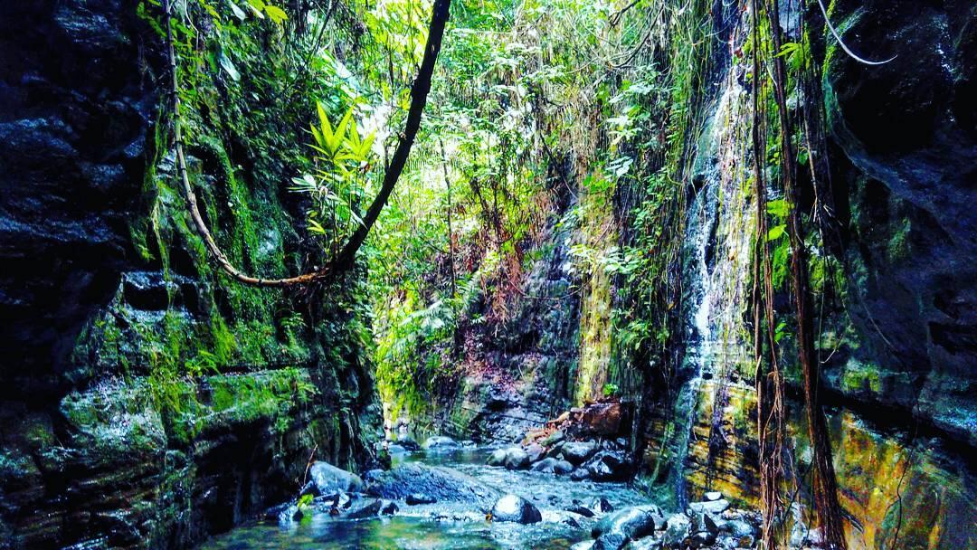 2 Surga di Carita, Curug Gendang & Little Grand Canyon Curug Putri