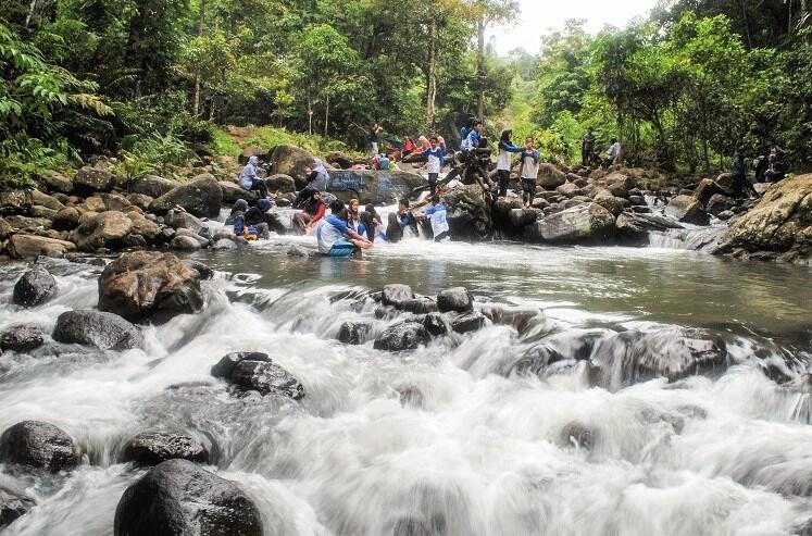 2 Surga di Carita, Curug Gendang & Little Grand Canyon Curug Putri