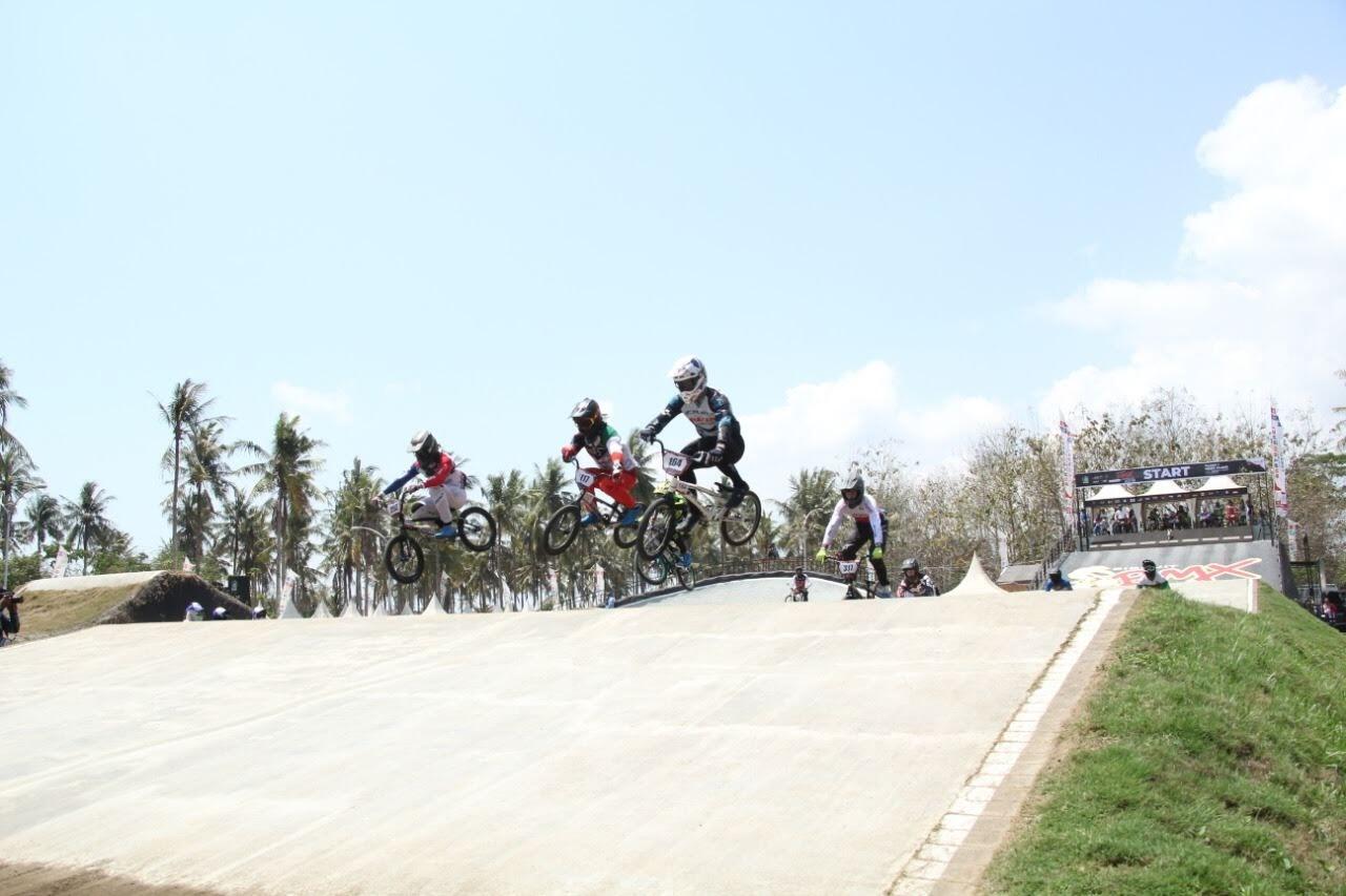 &#91;COC&#93; Balap Sepeda BMX di Banyuwangi Diikuti Atlet Manca Negara