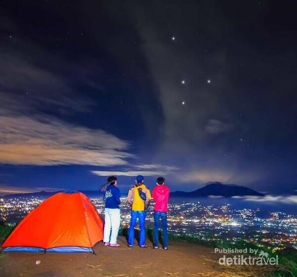 Panorama Alam Cantik di Bukit Alesano