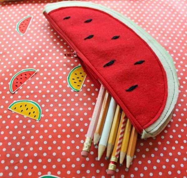 10 Ide DIY Aksesori Bertema Semangka, Menarik dan Mudah Dibuat Lho