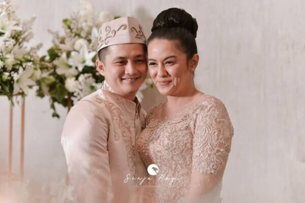 Syahdu Banget, 10 Potret Pernikahan 'Mak Lampir' Varissa Camelia