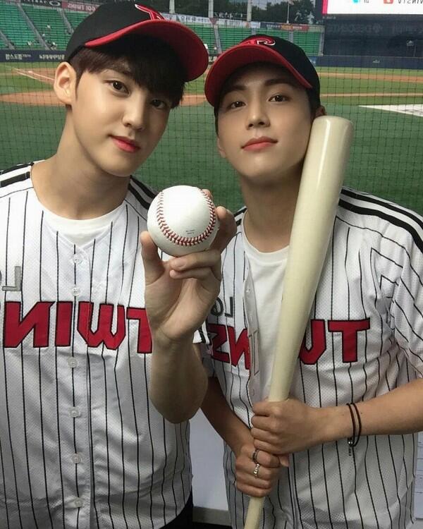 9 Fakta Menarik Kookheon & Yuvin Produce X 101, Bromance Goals!