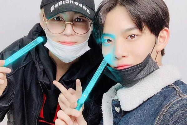 Bikin Haru, 9 Momen Temu Kangen Ha Sungwoon dengan Member Wanna One