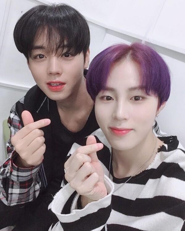 Bikin Haru, 9 Momen Temu Kangen Ha Sungwoon dengan Member Wanna One