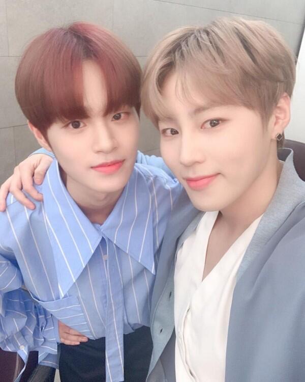 Bikin Haru, 9 Momen Temu Kangen Ha Sungwoon dengan Member Wanna One