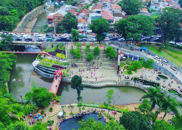Sedang Bosan? 5 Taman Kota Bandung Ini Cocok untuk Hangout Sore Hari