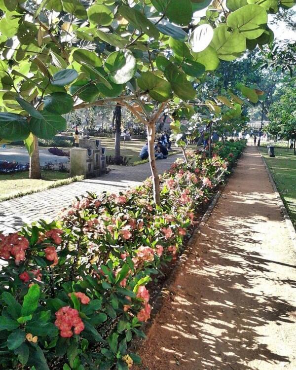 Sedang Bosan? 5 Taman Kota Bandung Ini Cocok untuk Hangout Sore Hari
