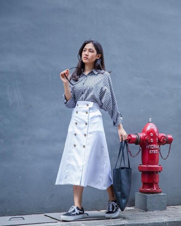7 Cara Tampil Keren dengan Oversize ala Cut Syifa, Santai & Leluasa