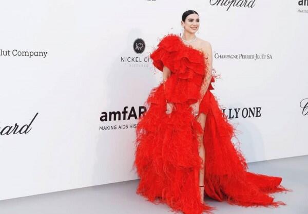 5 Pelajaran Cinta dari Lagu Terbaru Dua Lipa 'Don't Start Now'