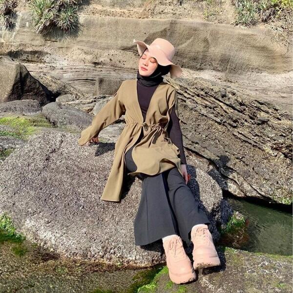 10 Tampilan OOTD YouTuber Irlita Almaida, Gak Ngebosenin!