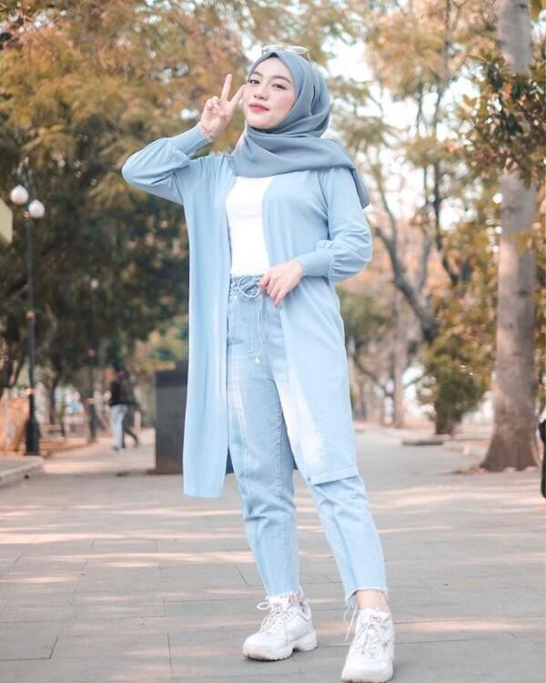 10 Tampilan OOTD YouTuber Irlita Almaida, Gak Ngebosenin!